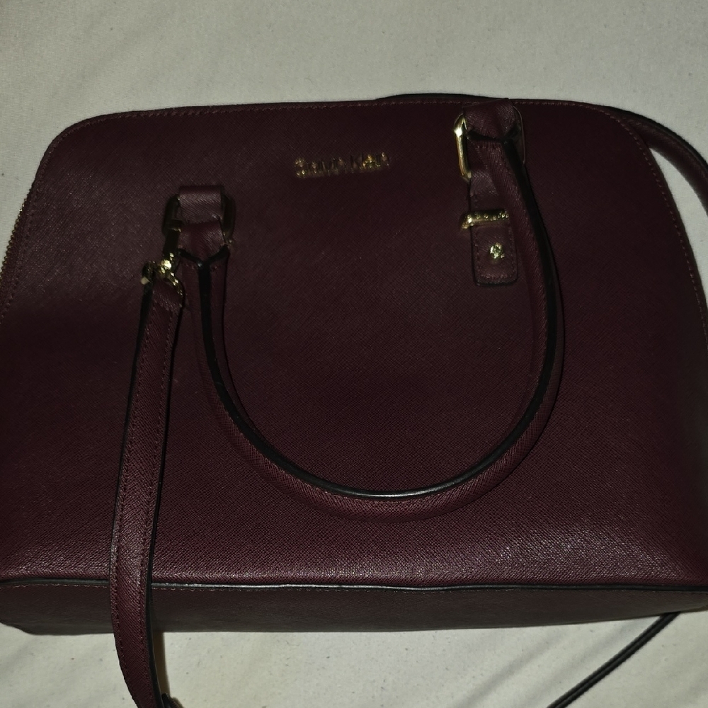 Calvin Klein Elegant Burgundy Handbag